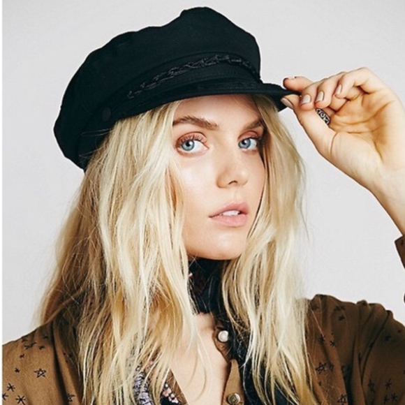 nine west newsboy hat womens
